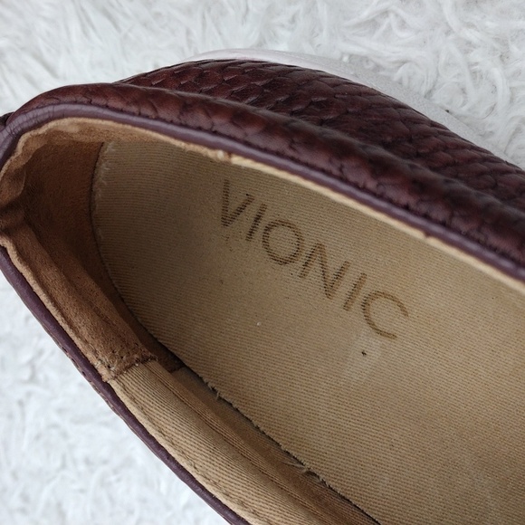Vionic Midi Burgundy Snakeskin Leather Round Toe Platform Slip On Loafer Shoe - Picture 13 of 16